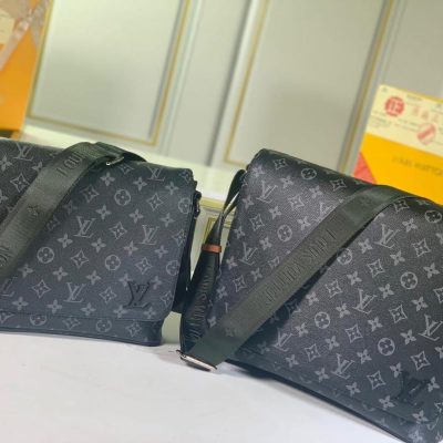 Louis Vuitton Luxury Designer Messenger Bags